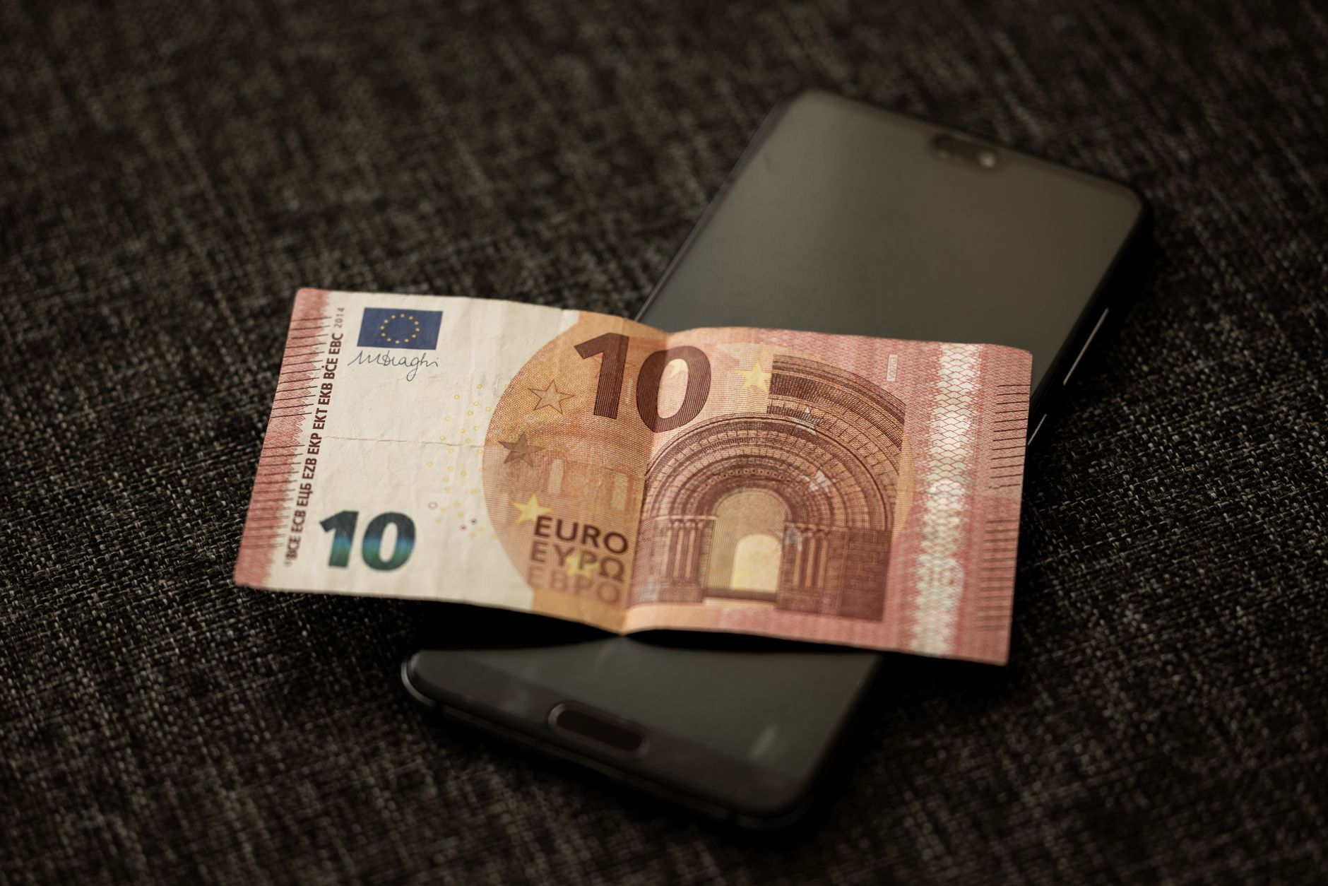 Telcoin Opens Regulated On-Chain Bank Accounts Tied to eUSD Stablecoin