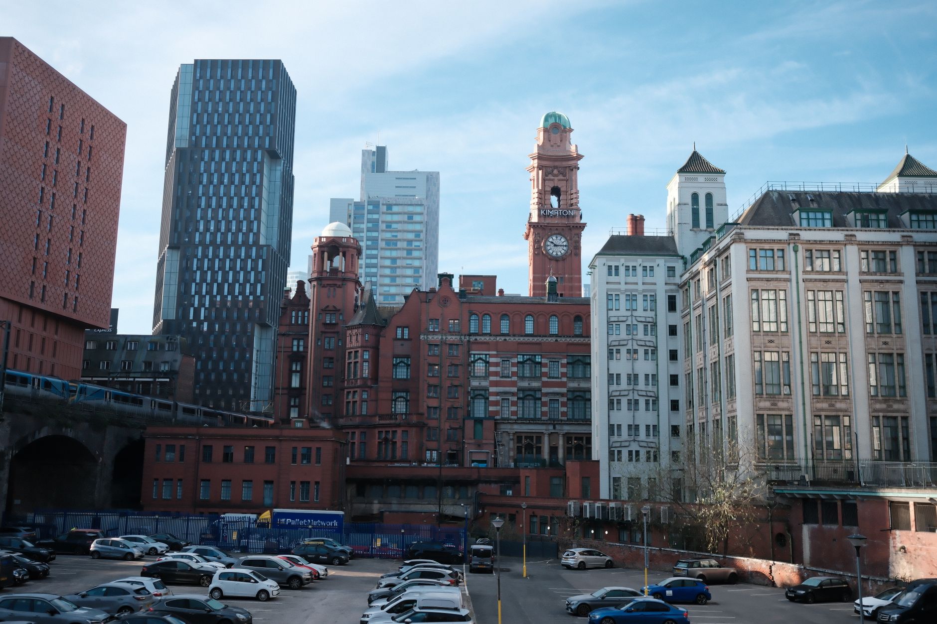 A wide view of London’s financial district representing the UK economy amid modest GDP growth and services sector weakness.