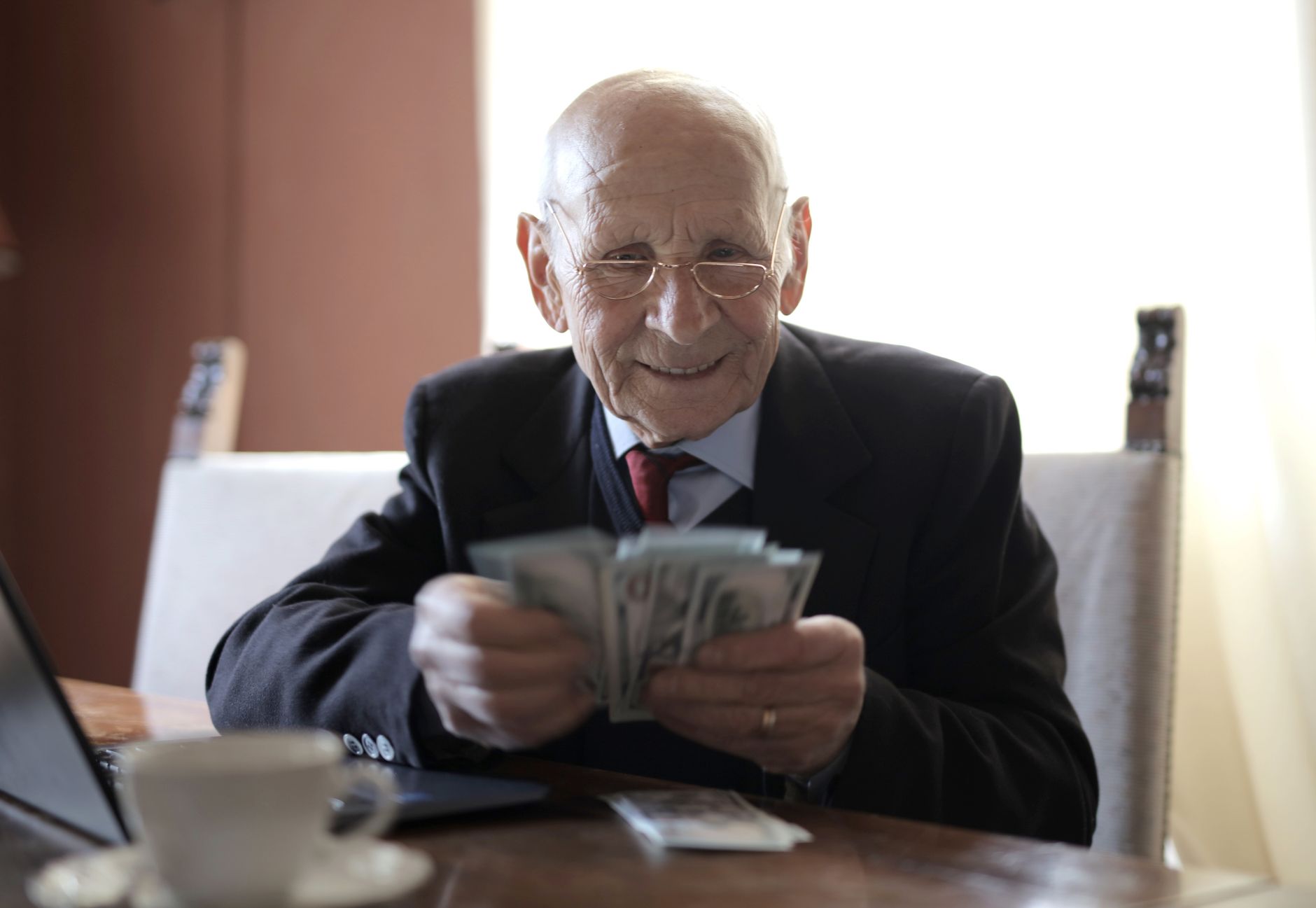 Workers Trust Employer Financial Advisors but Still Doubt They Can Retire Comfortably