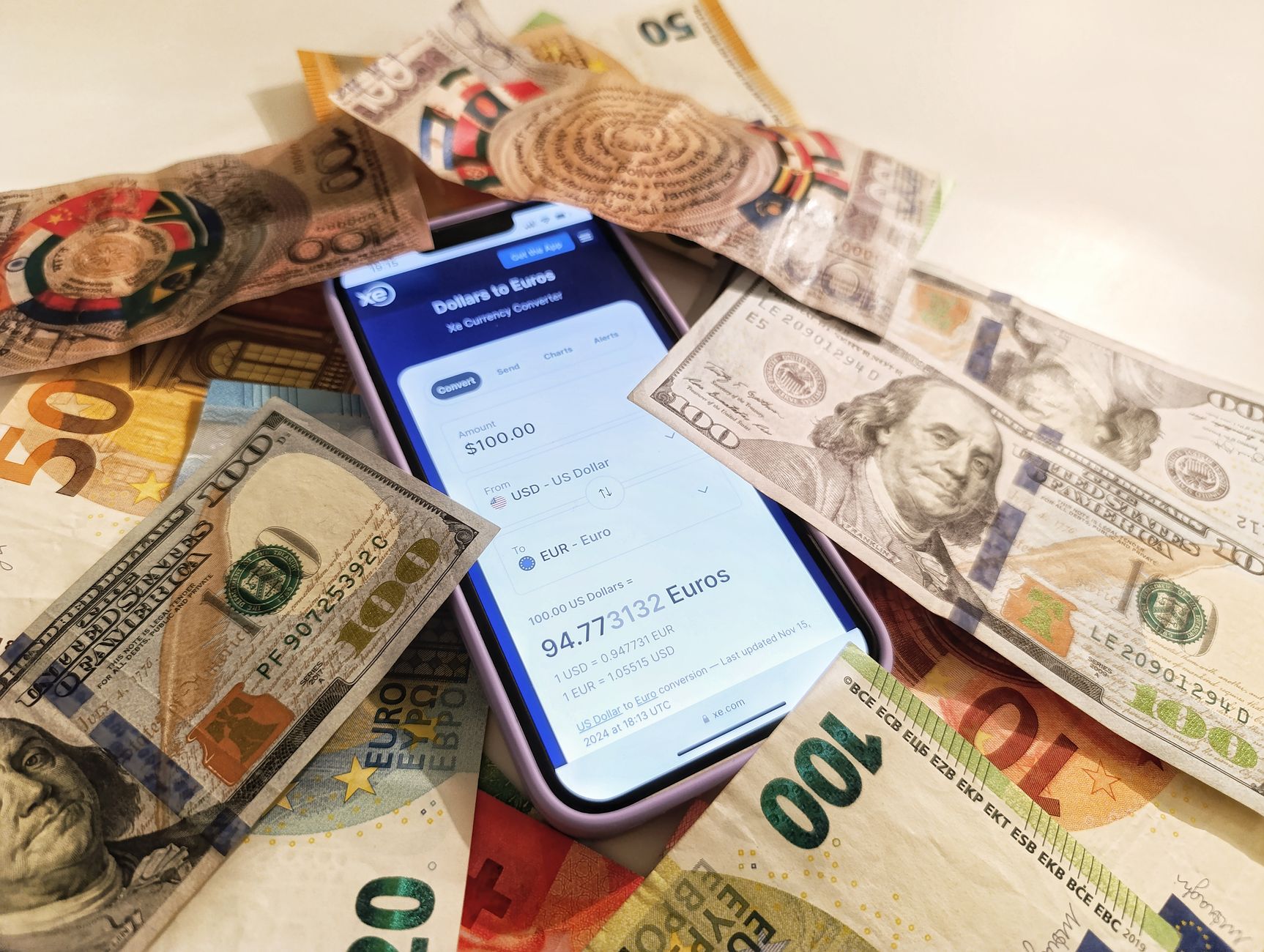 A market scene showing currency traders and economic officials monitoring Iran’s rial crisis amid renewed sanctions pressure.