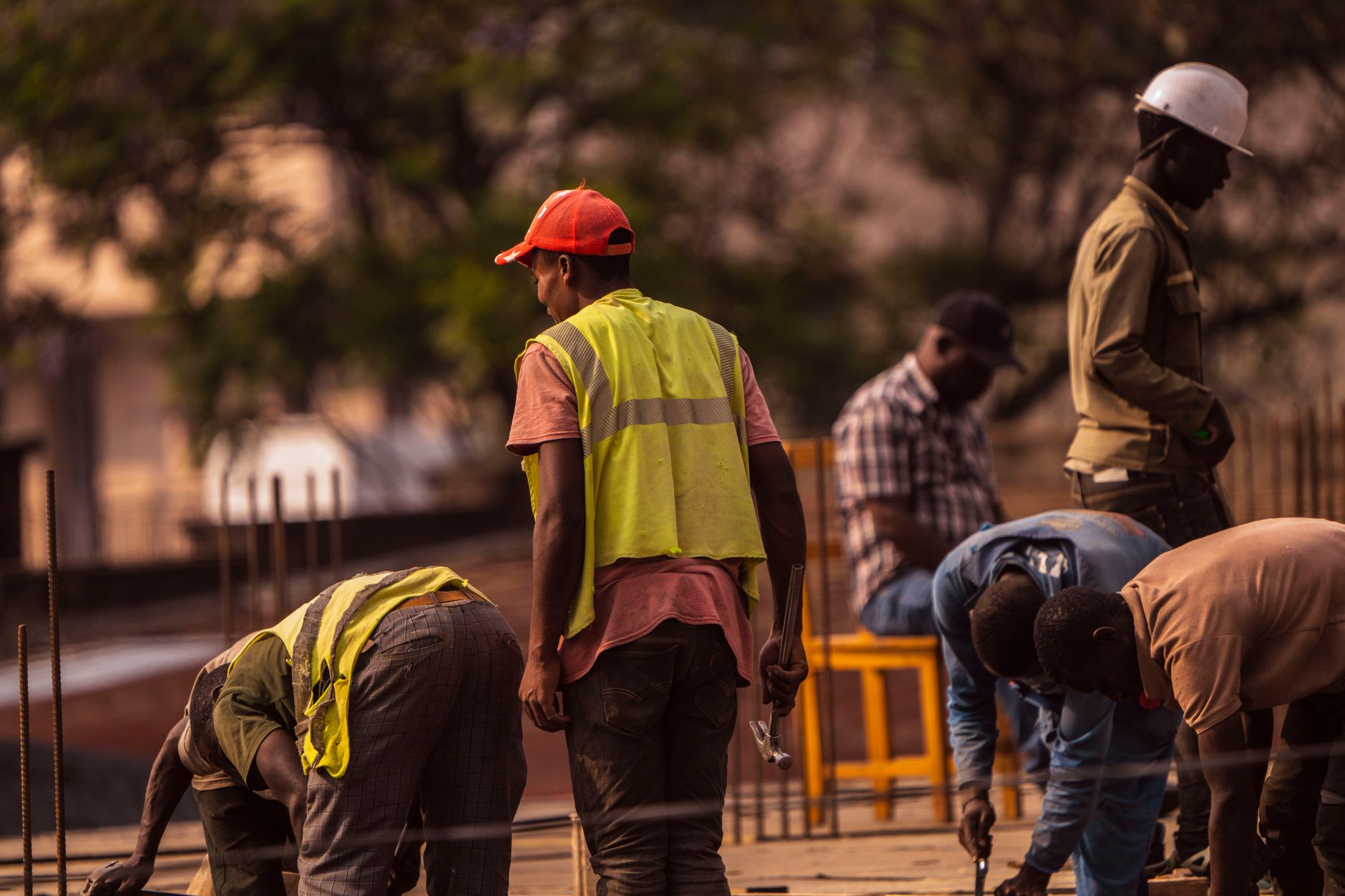 Workers discuss employment opportunities as new government data highlights changing patterns in U.S. job displacement and transitions.