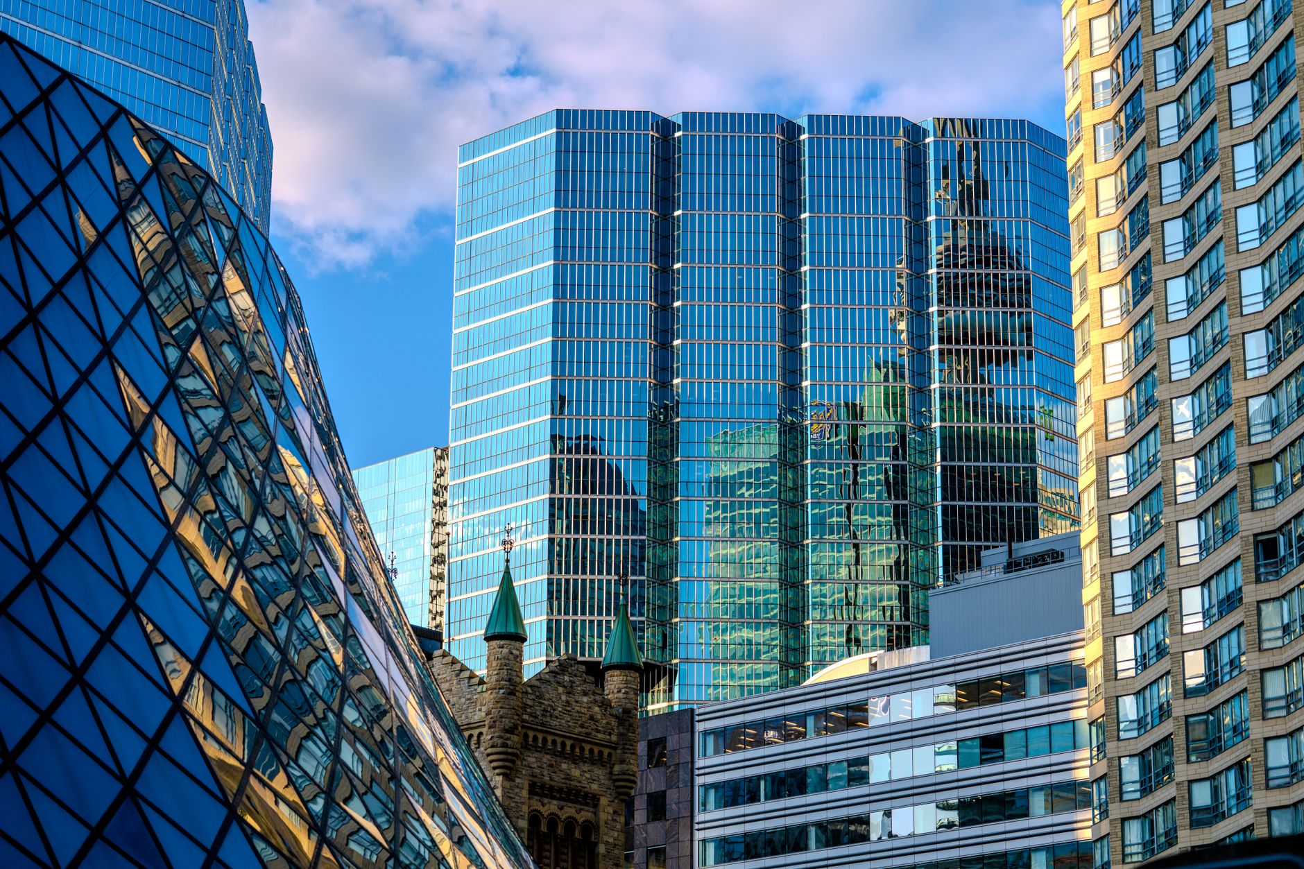 BlackRock BDC Transfers $523 Million Loan Portfolio to Pantheon-Backed Fund