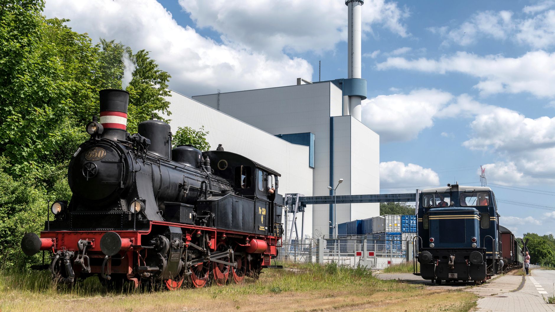 A German manufacturing facility represents the industrial sector as factory orders rose in July 2026.