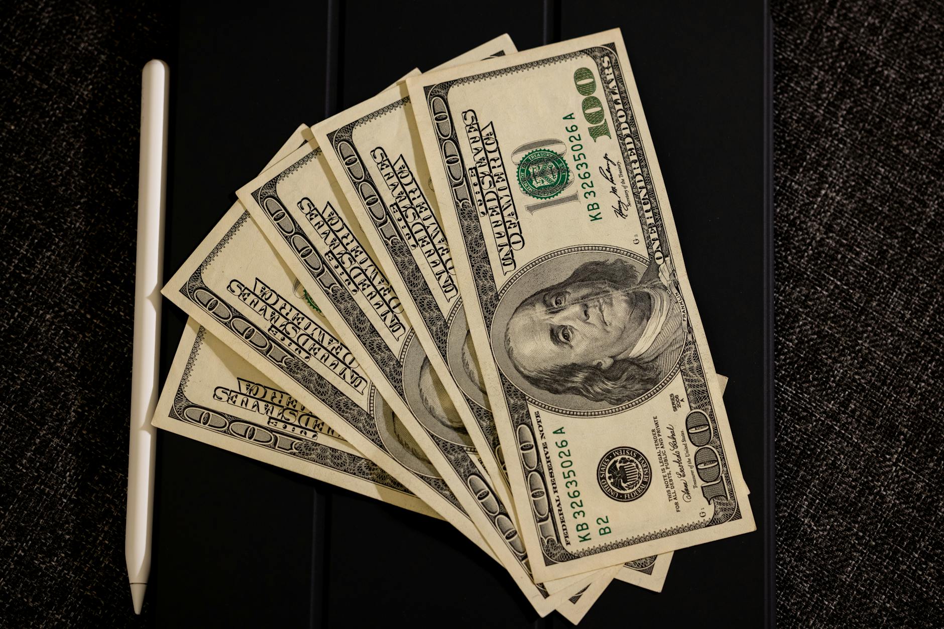 Private Banks Deepen Private Credit Push as Wealth Clients Hunt Yield