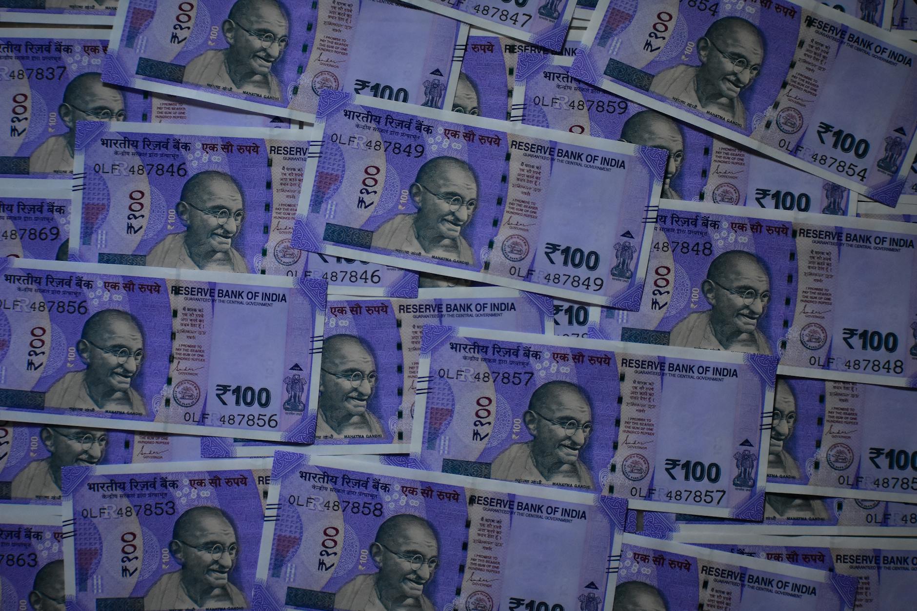 India Central Bank Chief Signals Readiness to Act if Oil-Driven Inflation Persists