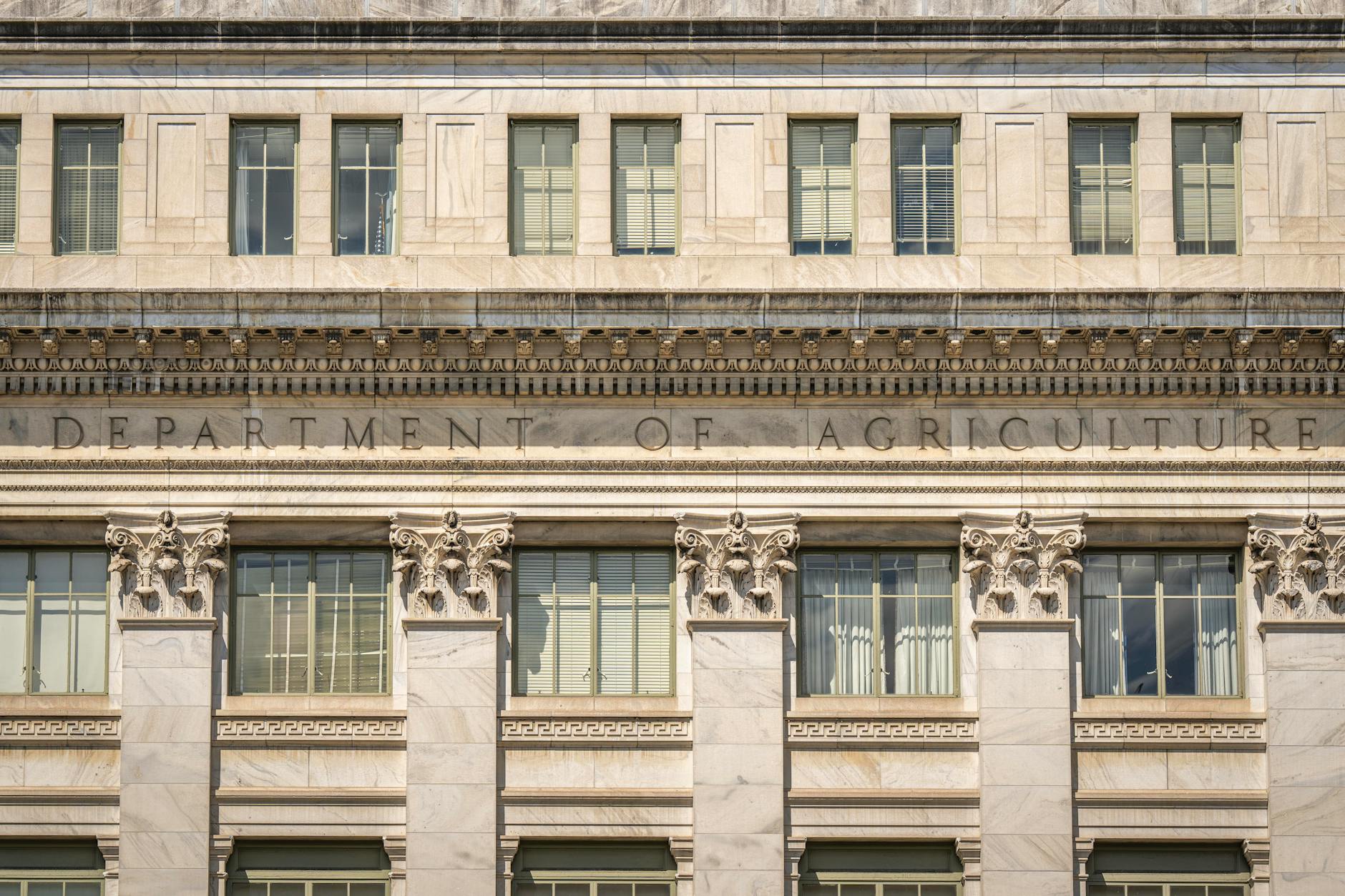 Kansas City Fed President Jeffrey Schmid speaks as inflation remains a central risk for the U.S. economic outlook.