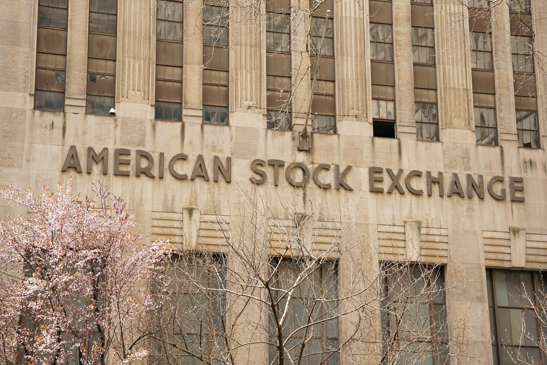SEC Proposal to Allow Semiannual Corporate Reporting Sparks Debate Across Capital Markets