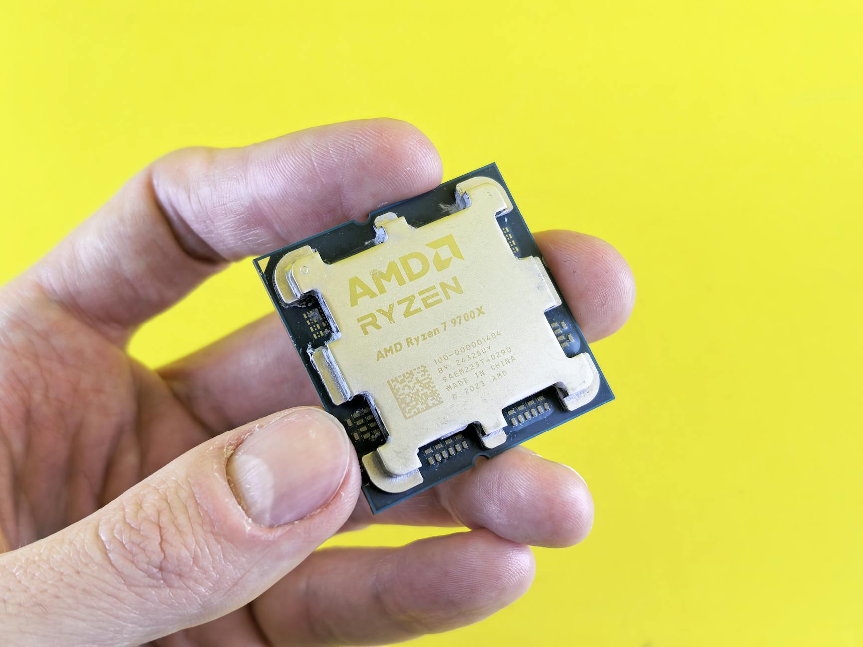 Nvidia AI chips and server hardware symbolize stalled U.S.-approved H200 sales to Chinese technology firms.
