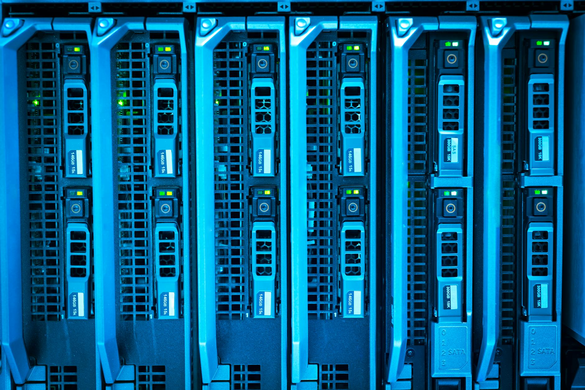 Dell Raises Forecasts as AI Server Revenue Overtakes PC Business