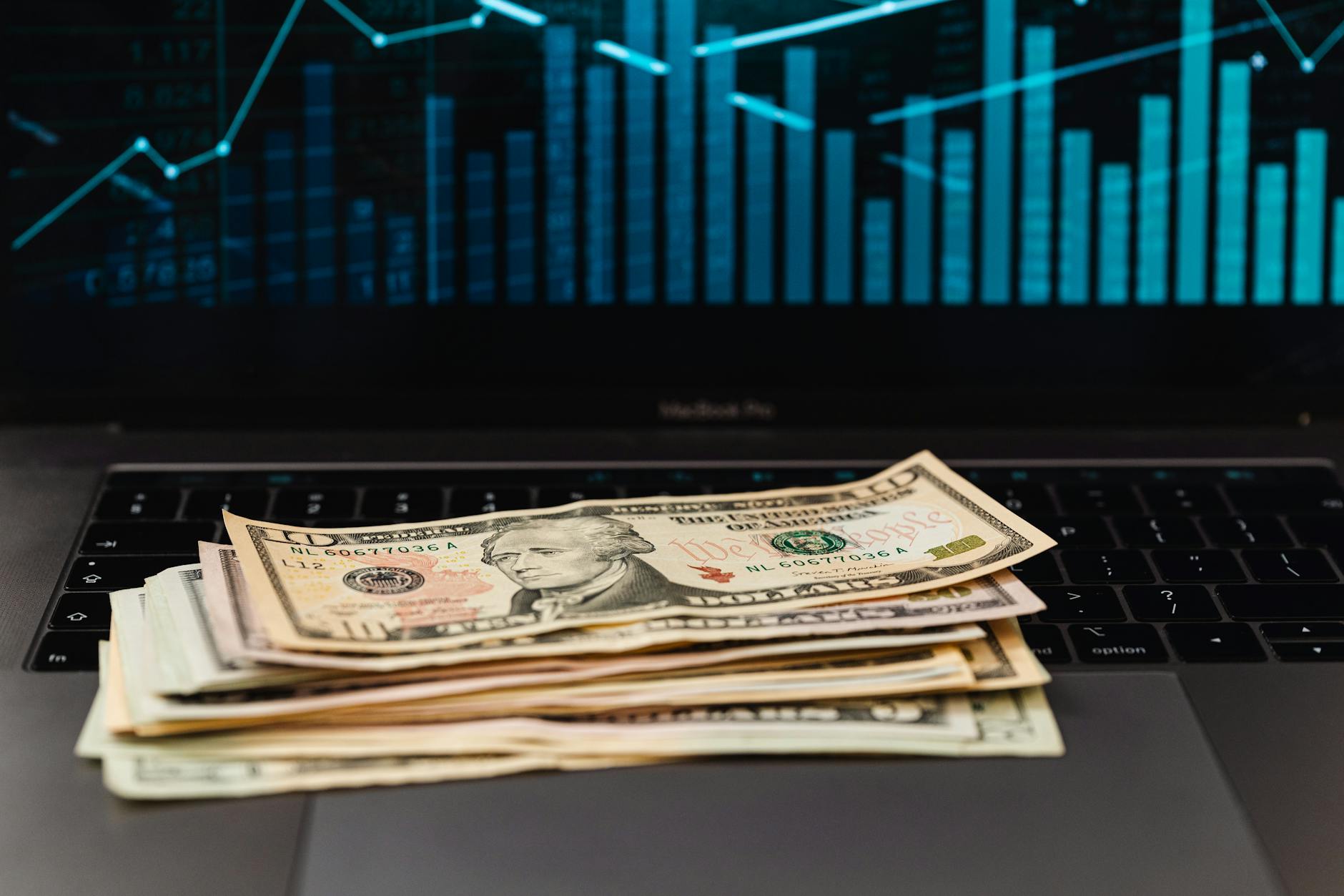 UBS Says Asian Millionaires Increase Gold and Structured Product Allocations After Market Volatility