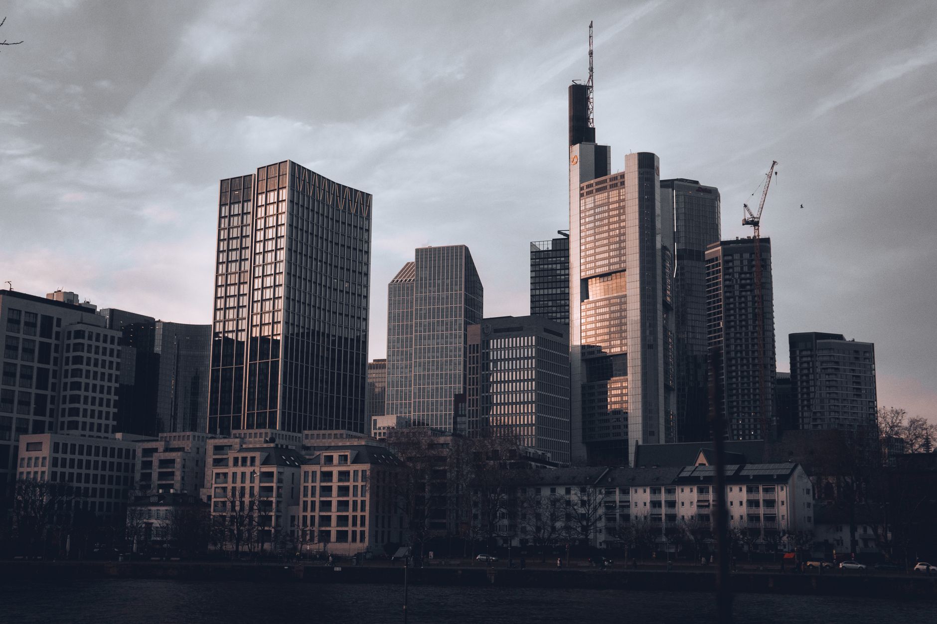 PIMCO’s active U.S. large-cap StocksPLUS UCITS ETF begins trading on Deutsche Börse’s Xetra market.