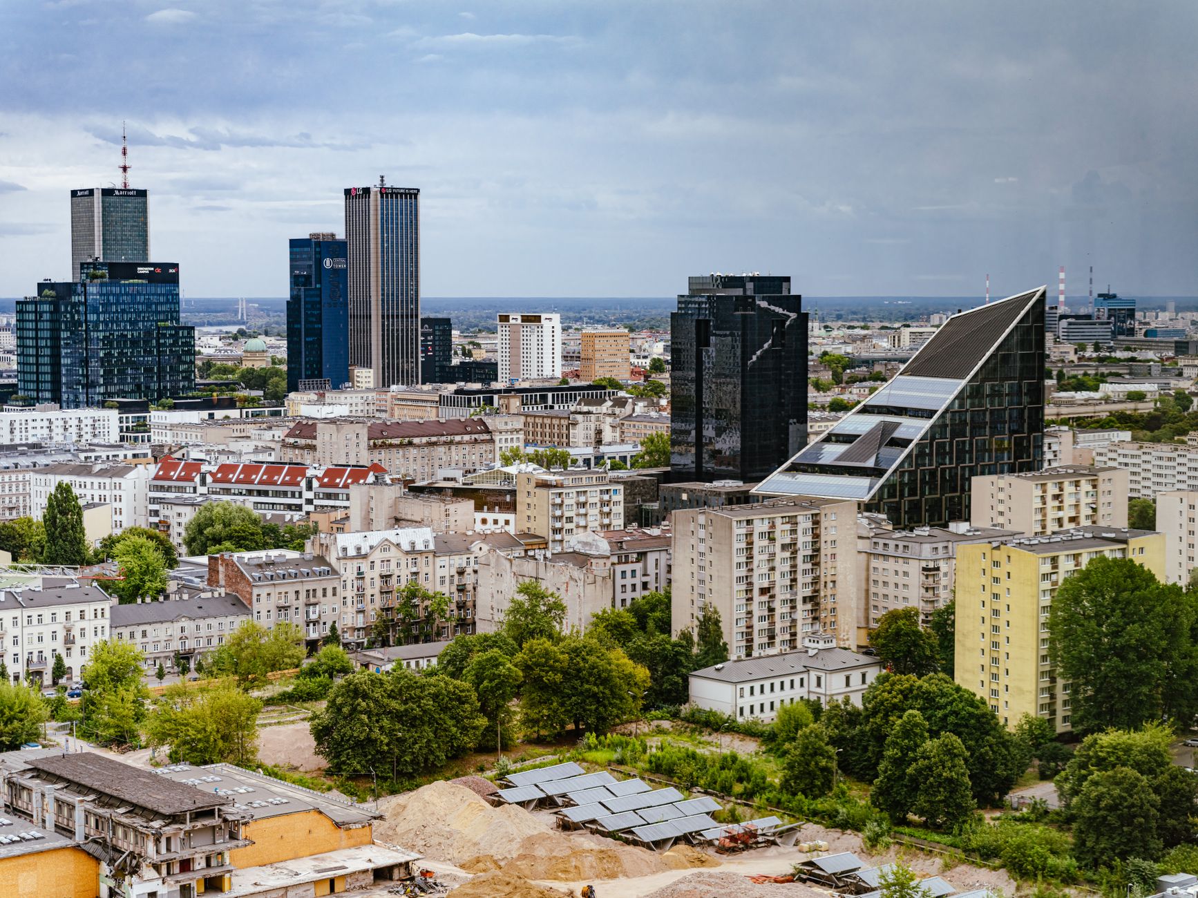 Compliance analysts review digital transaction-monitoring alerts as UniCredit strengthens financial crime controls in Poland.