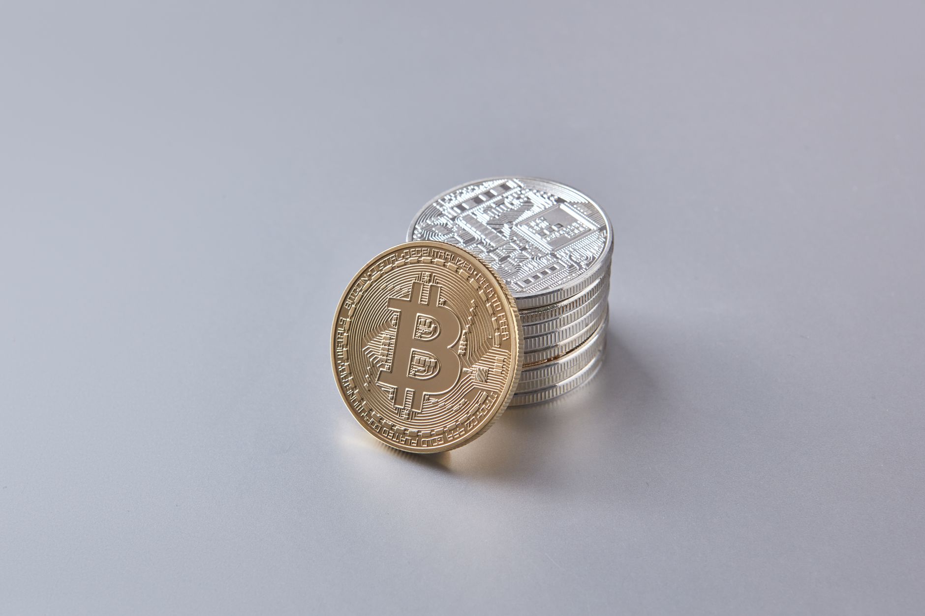 Financial and cryptocurrency industry representatives discuss funding for long-term Bitcoin network security and post-quantum research.