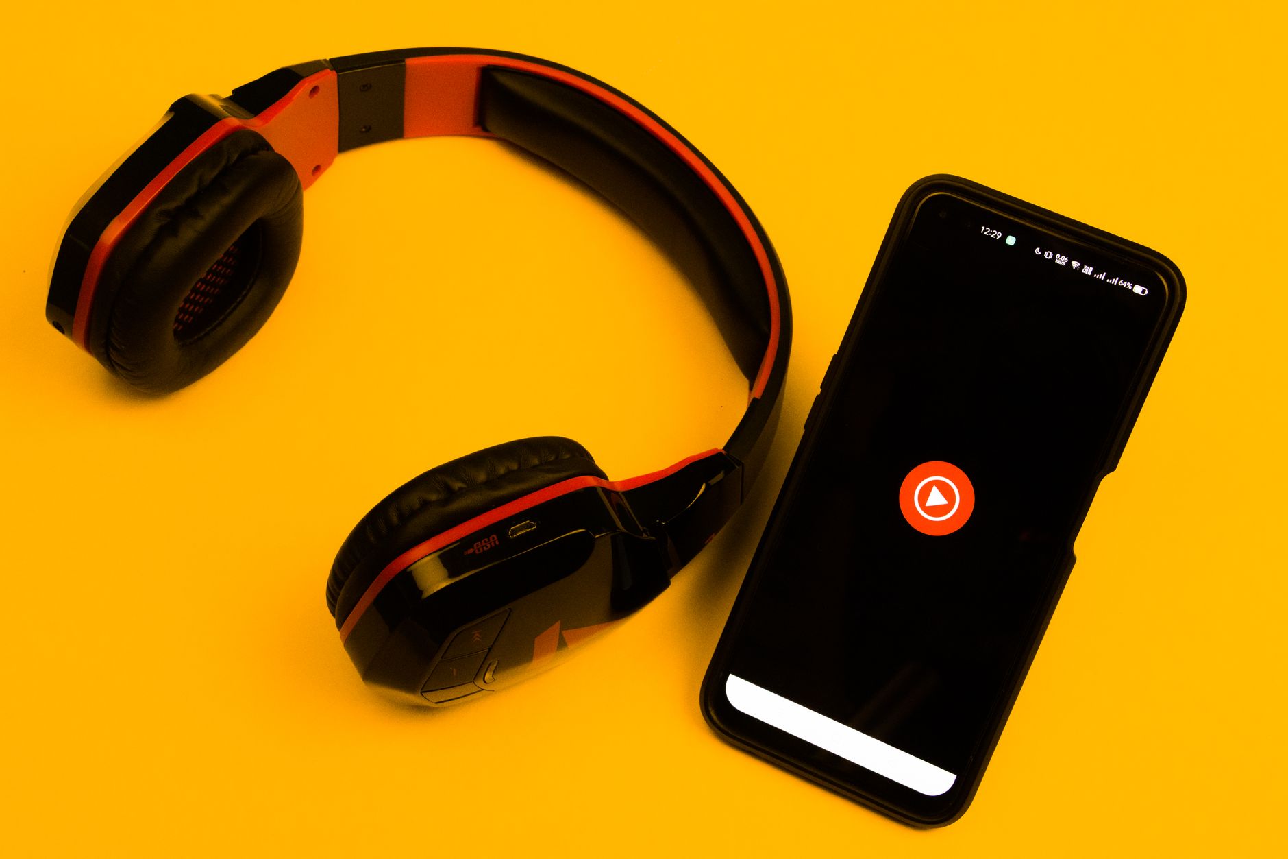 YouTube Premium and Peacock logos illustrate the companies’ expanded streaming and distribution partnership.
