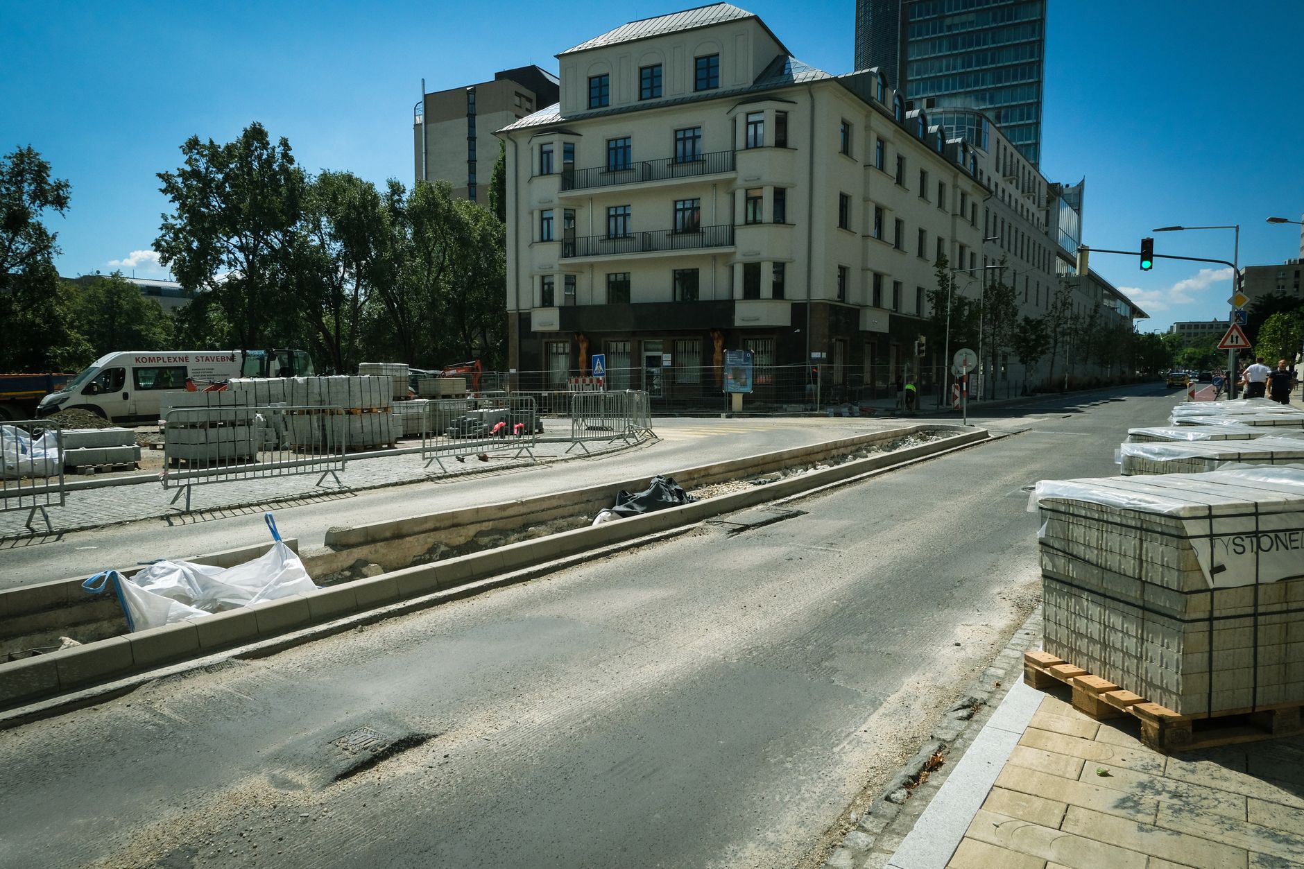 Construction cranes and building works illustrate weakening euro-area construction activity in July 2026.