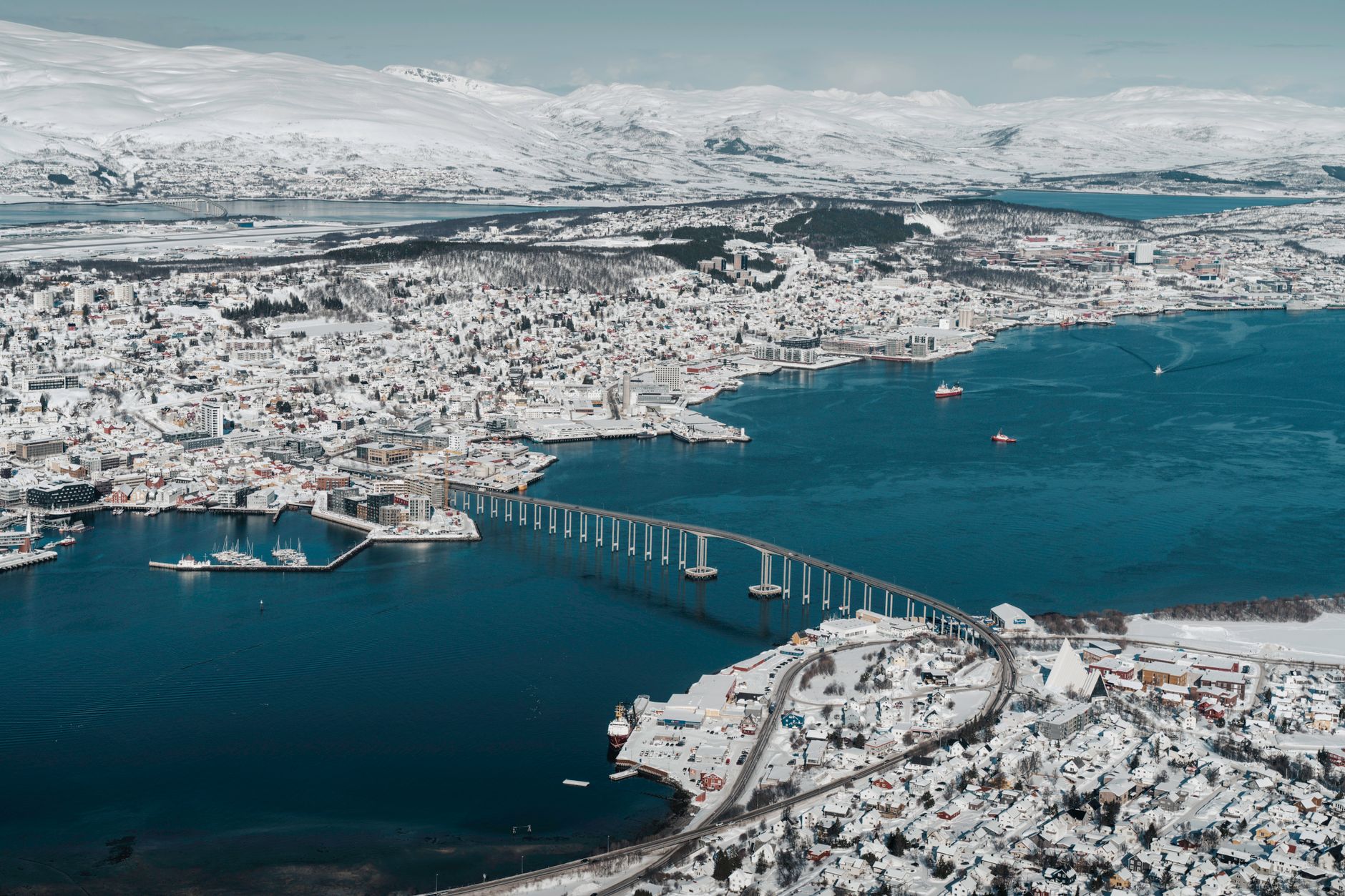 Financial executives meet as Searchlight Capital Partners and Fitzroy Capital agree to acquire Nordic credit manager Kredinor.